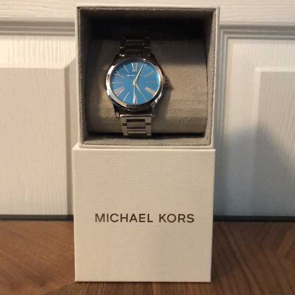Michael Kors (MK-3519) Turquoise 38mm Women’s Watch - Smoke & Pet Free - Picture 8 of 9